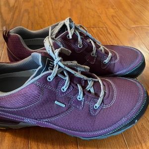 Ahnu Sugarpine Waterproof Hiking Shoes, Women’s 9